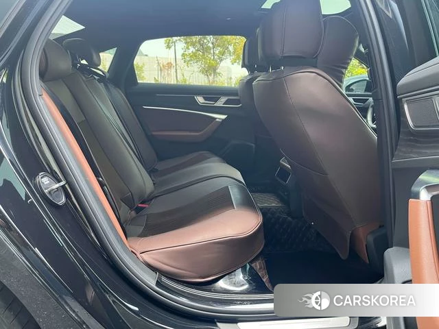 Audi A6L 2025 Черный из Китая