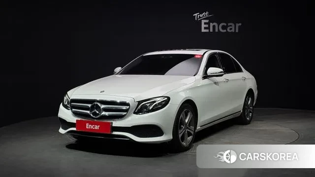 Mercedes-Benz E-Class W213 2018 Белый из Кореи
