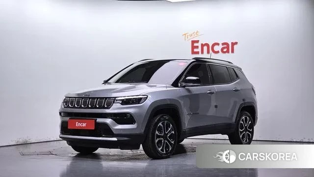 Jeep Compass 2nd Generation 2022 Серебристо-серый из Кореи