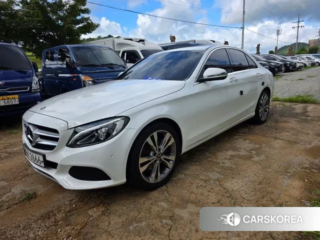 Mercedes-Benz C-Class W205 2018 Белый из Кореи