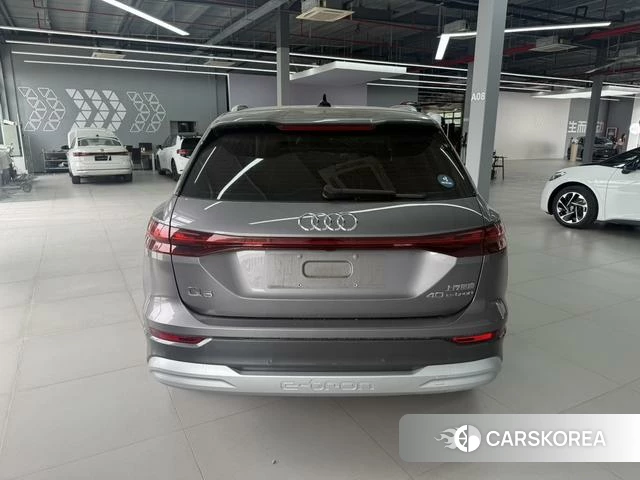 Audi Q5 e-tron 2024 Темно-серый из Китая