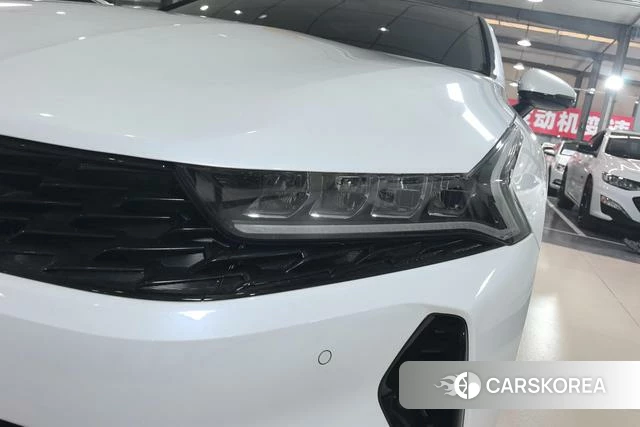 Kia K5 2022 Белый из Китая