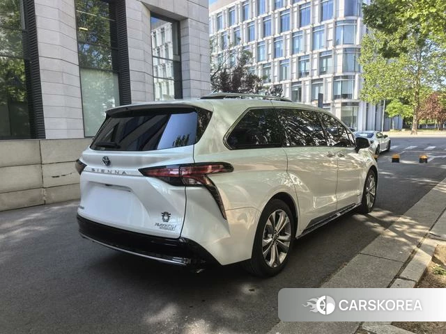 Toyota Saina 2024 Белый из Китая
