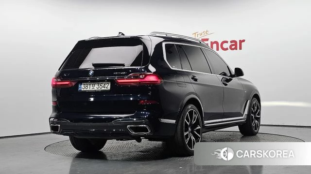 BMW X7 (G07) 2021 Черный из Кореи