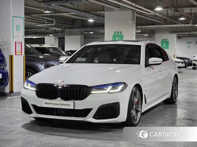 BMW 5 Series (G30) 2023 Белый из Кореи