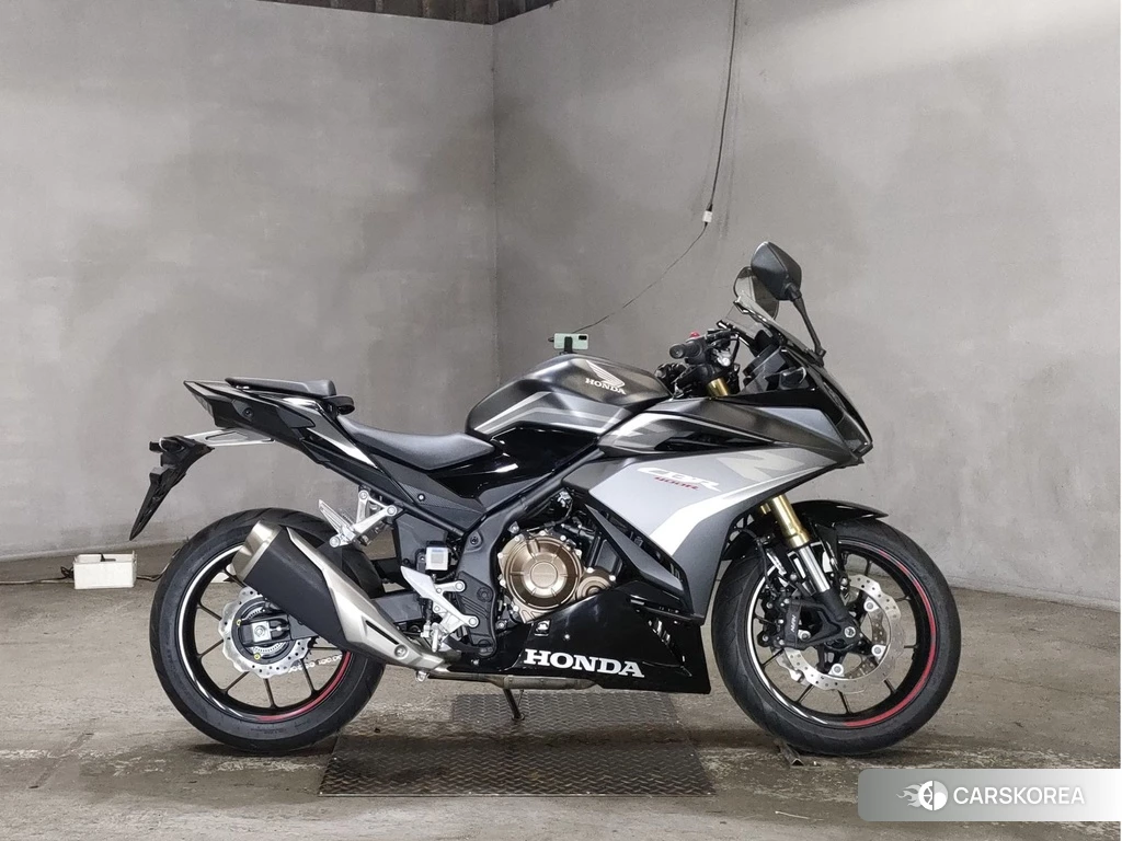 Проданный Honda CBR400R 2022 из Японии