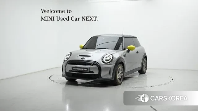 Mini Cooper Electric 2023 Черный из Кореи