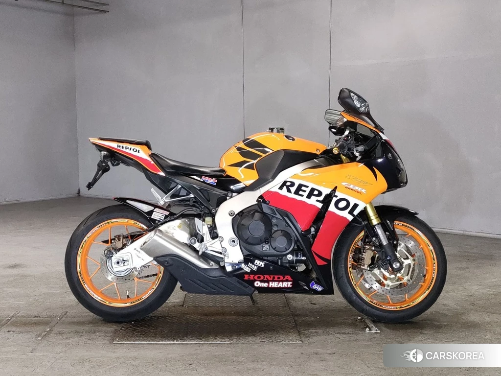 Проданный Honda CBR1000RR 2013 из Японии
