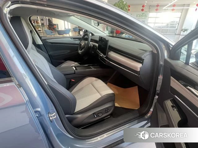 Volkswagen ID.7 VIZZION 2025 Серебристо-серый из Китая