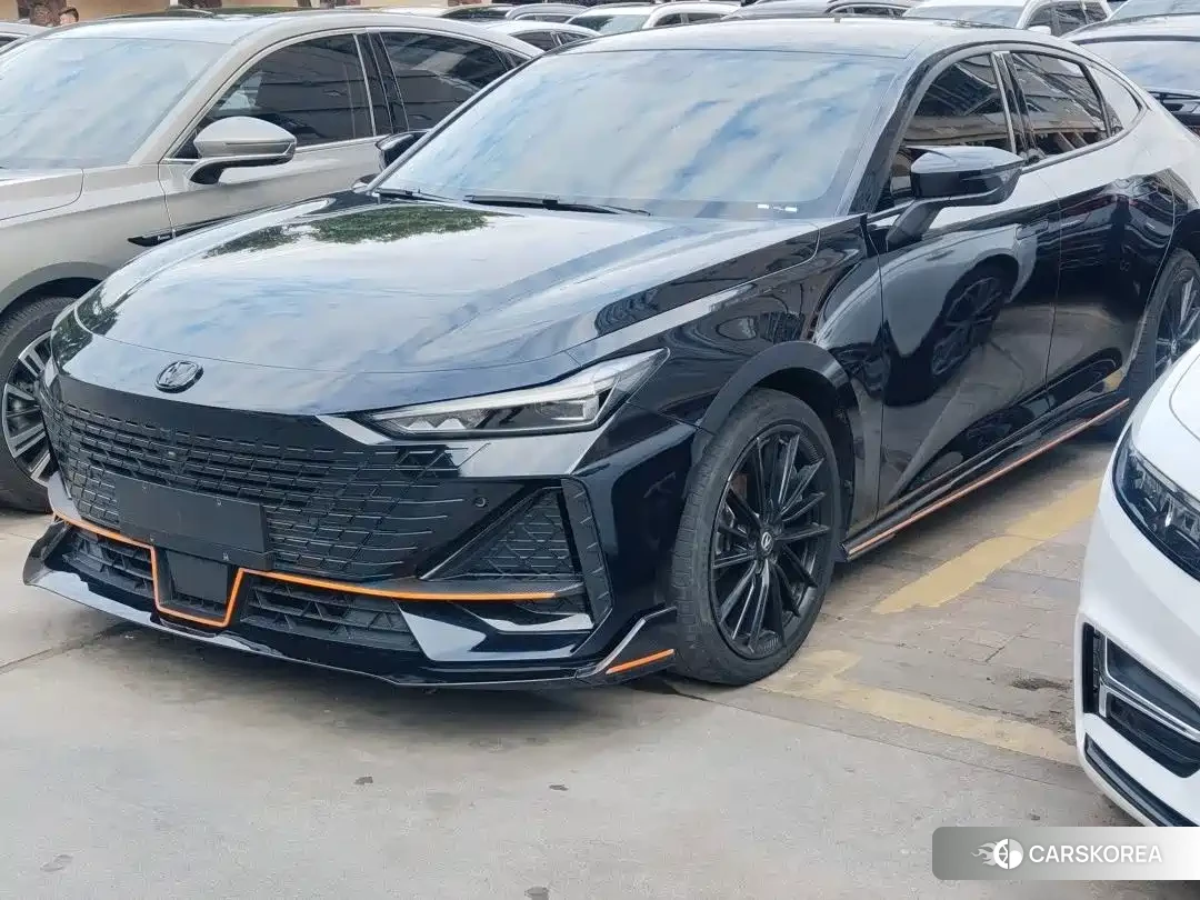 Chang'an UNI-V 2022 Черный из Китая