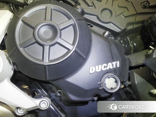 Engine photo