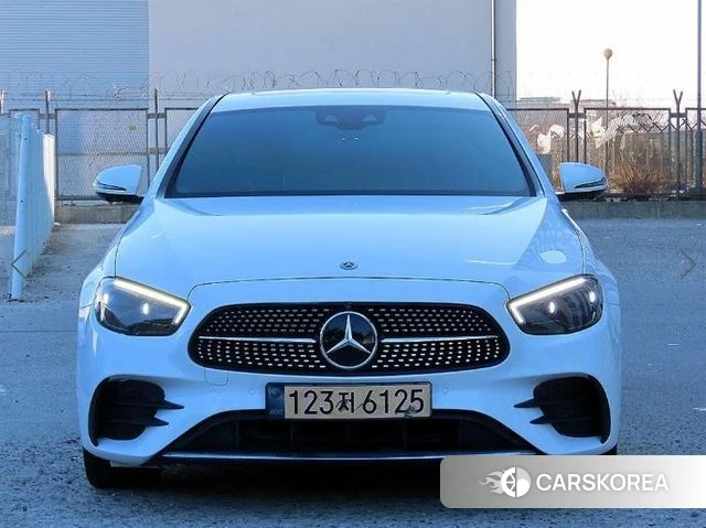 Mercedes-Benz E-Class W213 2021 Белый из Кореи