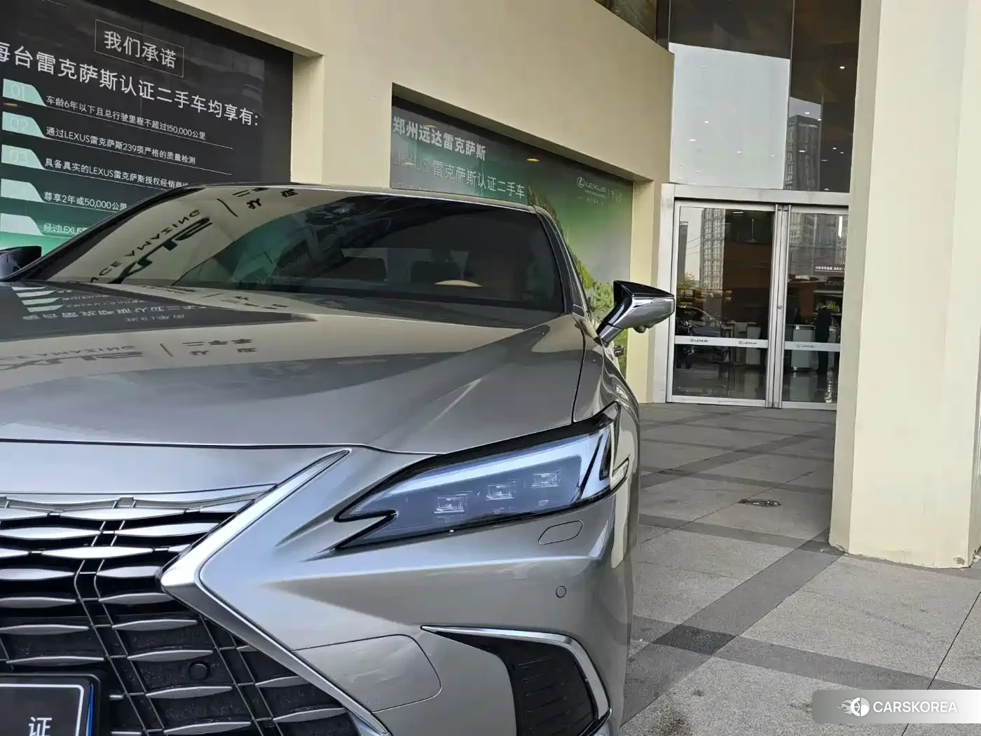 Lexus ES 2025 Silver/gray из Китая