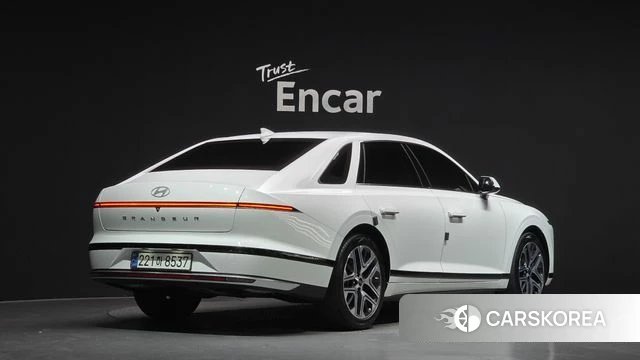 Hyundai Grandeur (GN7) 2024 Белый из Кореи
