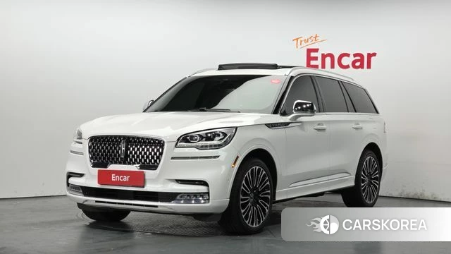 Lincoln Aviator 2nd generation 2022 Белый из Кореи