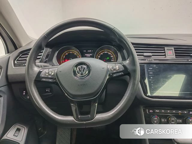 Volkswagen Tiguan L 2020 Белый из Китая