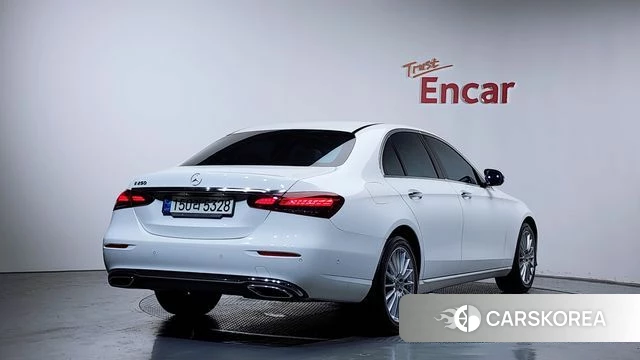 Mercedes-Benz E-Class W213 2021 Белый из Кореи