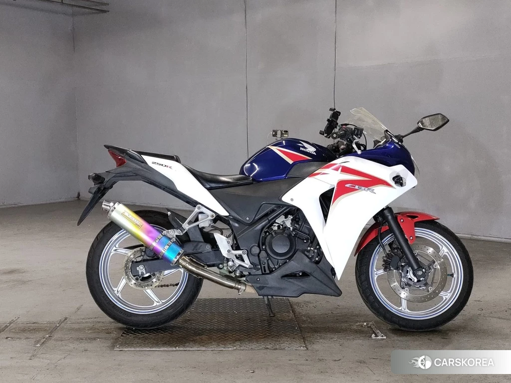 Проданный Honda CBR250R 2011 из Японии