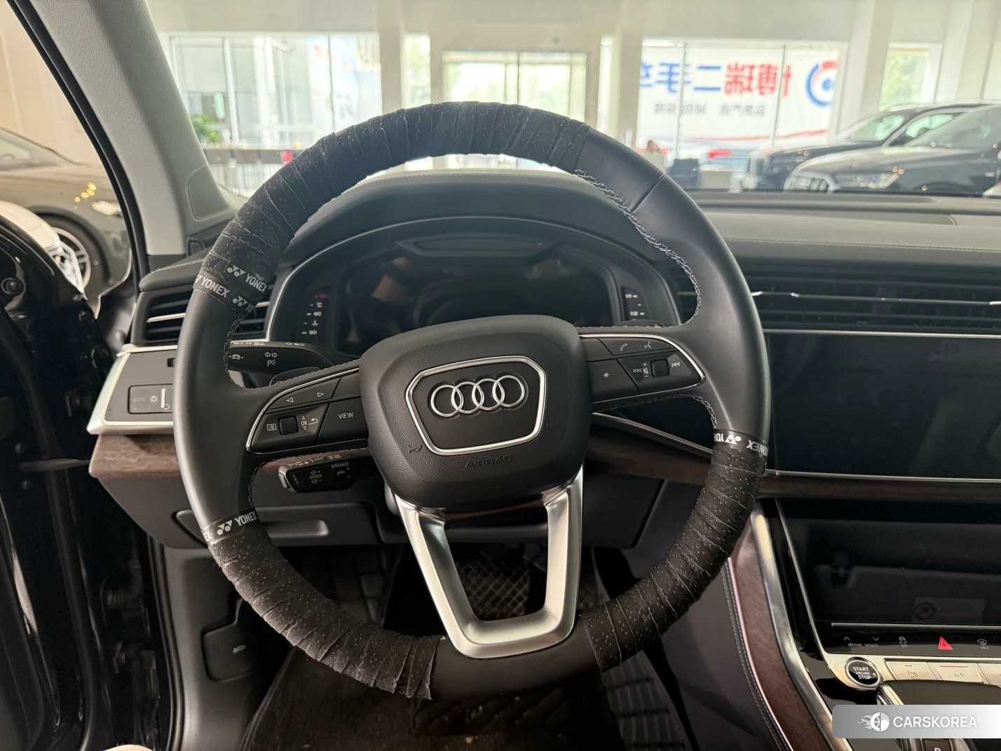 Audi Q7 2024 Черный из Китая