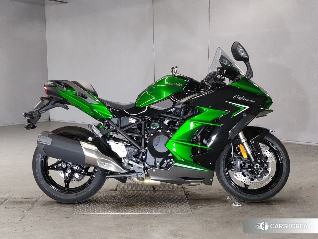 Проданный Kawasaki NINJA H2 SX 2023 из Японии