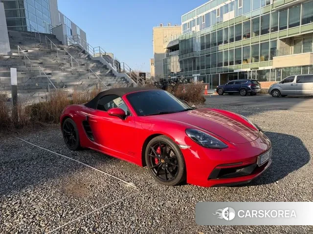 Porsche 718 Boxster 2018 Красный из Кореи