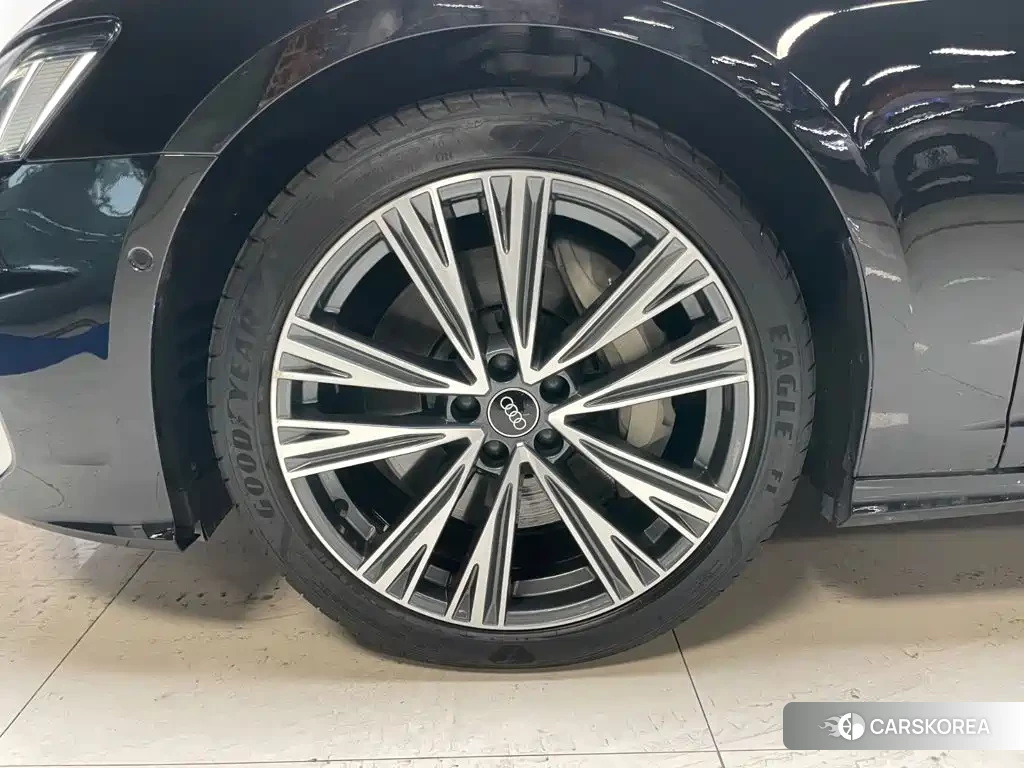 Audi A6L 2023 Черный из Китая
