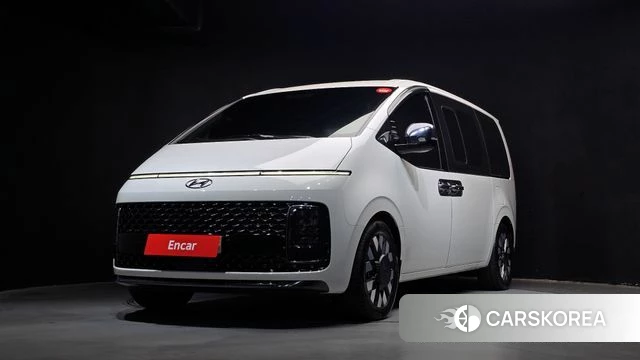 Hyundai Staria 2023 Белый из Кореи