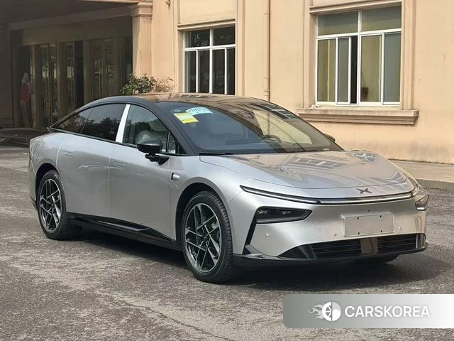 Xiaopeng Motors Xiaopeng P7+ 2026 Серебристо-серый из Китая
