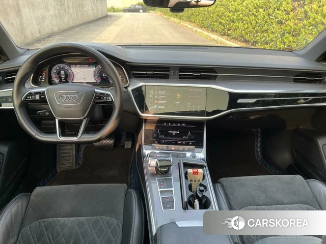 Audi A6L 2021 Черный из Китая