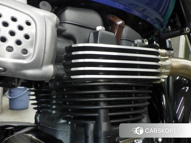Engine photo