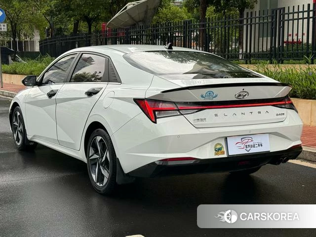 Hyundai Elantra 2021 Белый из Китая