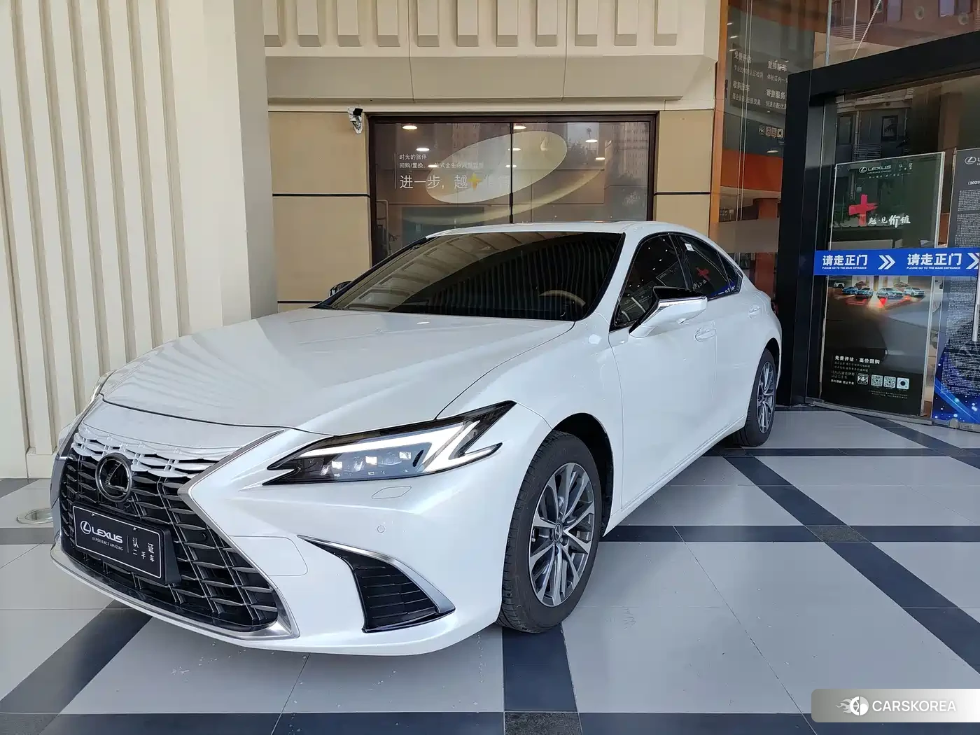 Lexus ES 2025 Белый из Китая