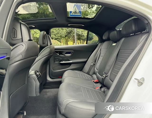 Mercedes-Benz Class C 2023 Белый из Китая