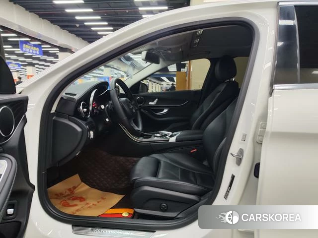 Mercedes-Benz Class C 2018 Белый из Китая