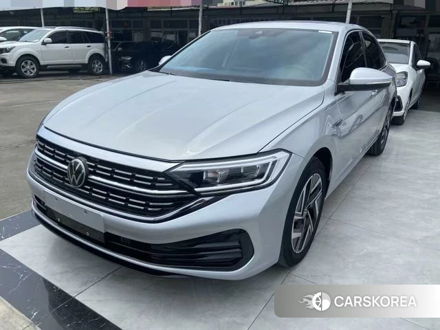 Volkswagen Sagitar 2024 Серебристо-серый из Китая