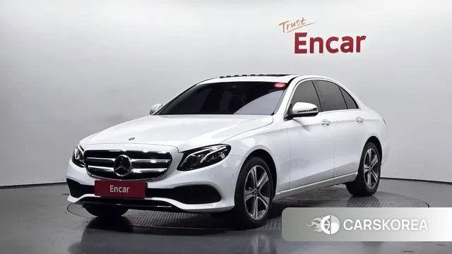 Mercedes-Benz E-Class W213 2019 Белый из Кореи