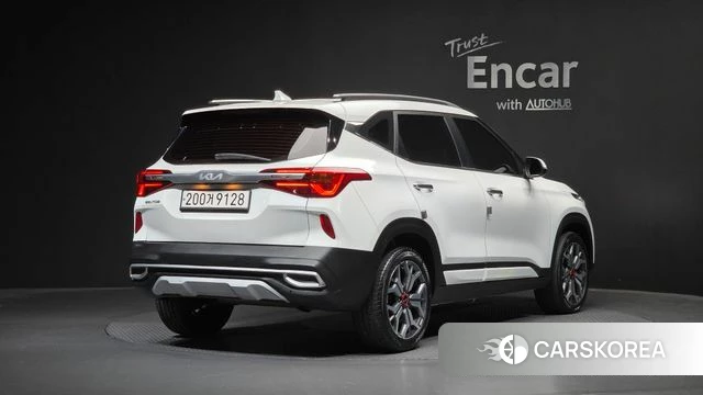 Kia Seltos 2021 Белый из Кореи