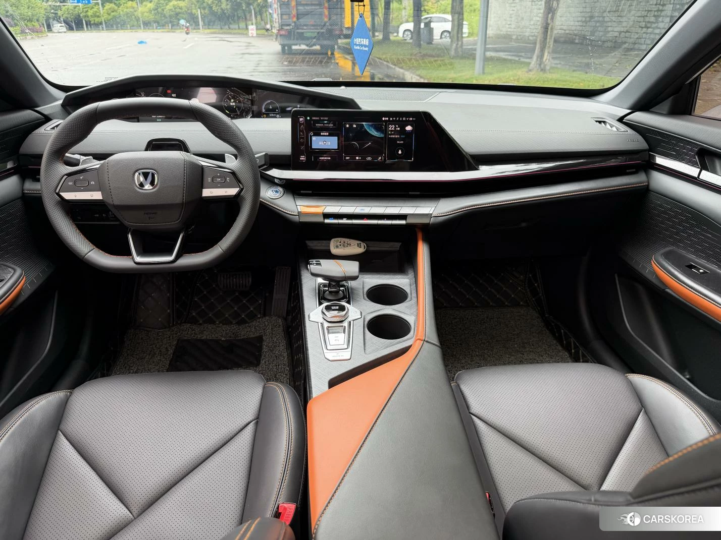 Chang'an UNI-V 2023 Белый из Китая
