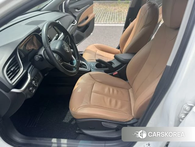 Buick Yuelang 2018 Белый из Китая