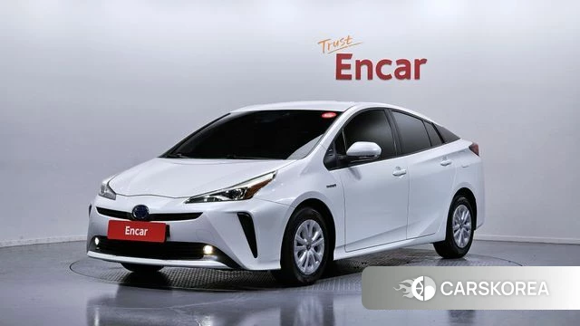 Toyota Prius 4th Generation 2022 Белый из Кореи