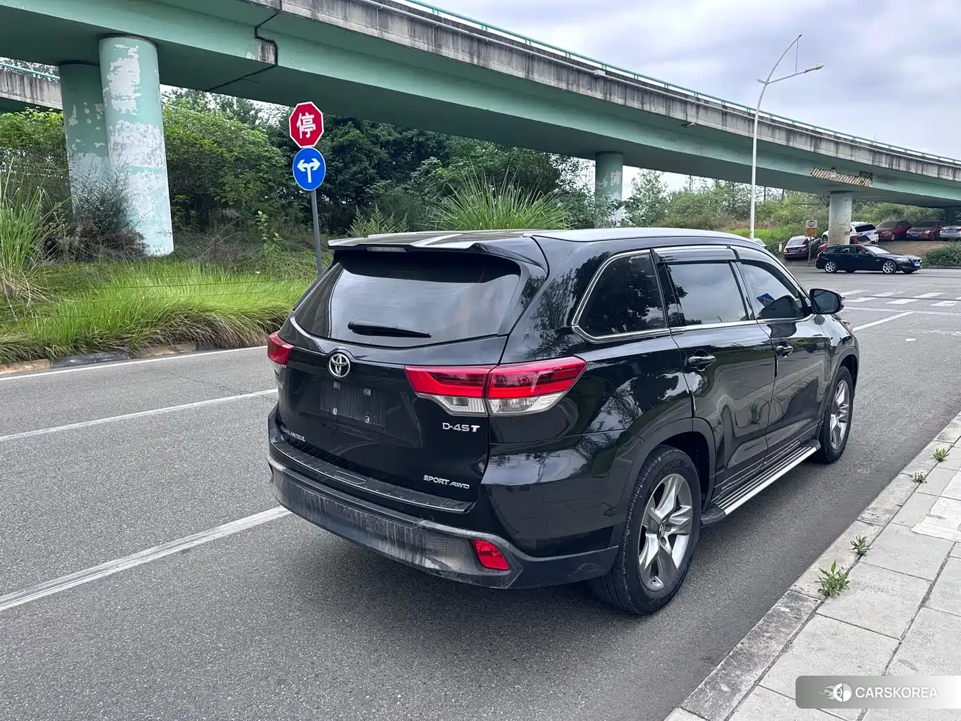 Toyota Highlander 2022 Черный из Китая