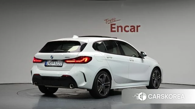 BMW 1 Series (F40) 2023 Белый из Кореи