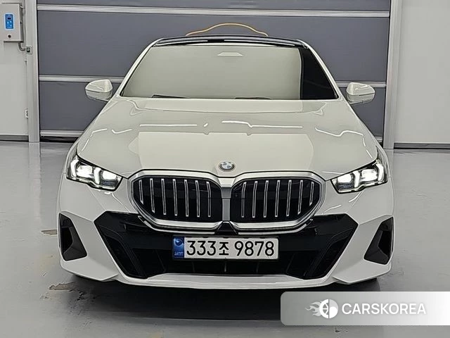 BMW 5 Series (G60) 2024 Белый из Кореи