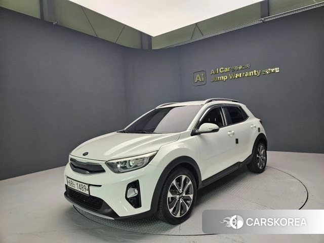 Kia Stonic 2018 Белый из Кореи