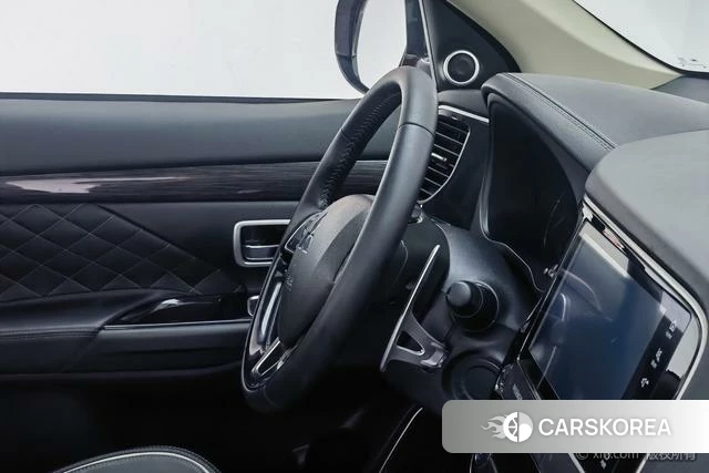 Mitsubishi  Outlander 2021 Красный из Китая