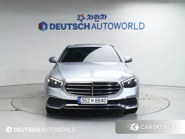 Mercedes-Benz E-Class W213 2021 Серебристо-серый из Кореи