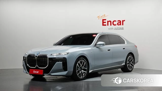 BMW 7 Series (G70) 2024 Серебристо-серый из Кореи
