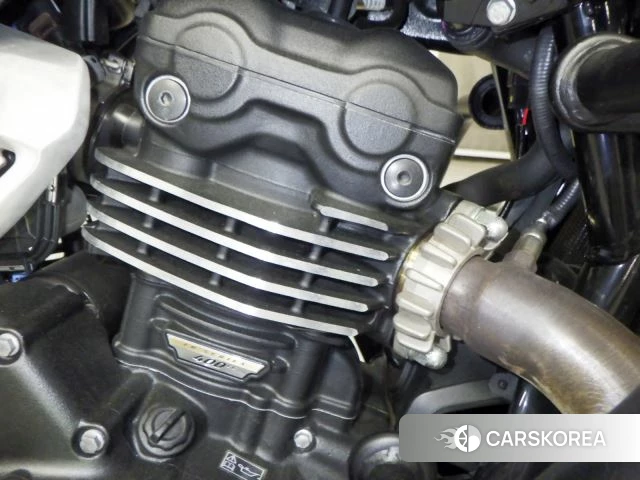 Engine photo