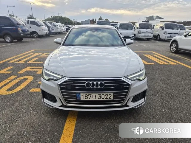 Audi A6 (C8) 2022 Белый из Кореи