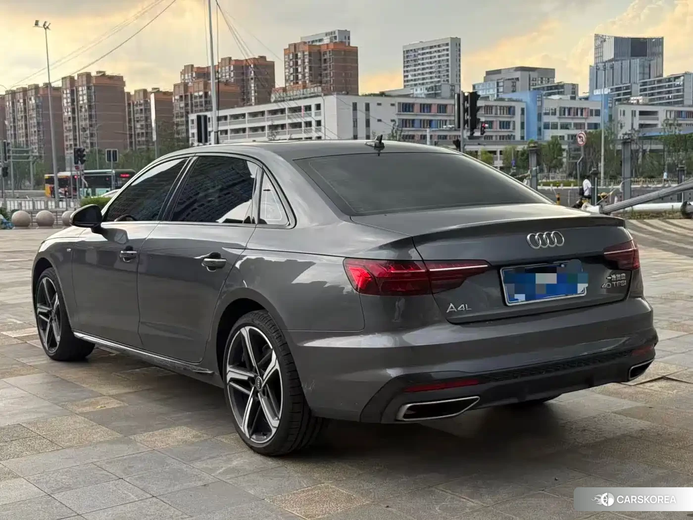 Audi A4L 2026 Silver/gray из Китая